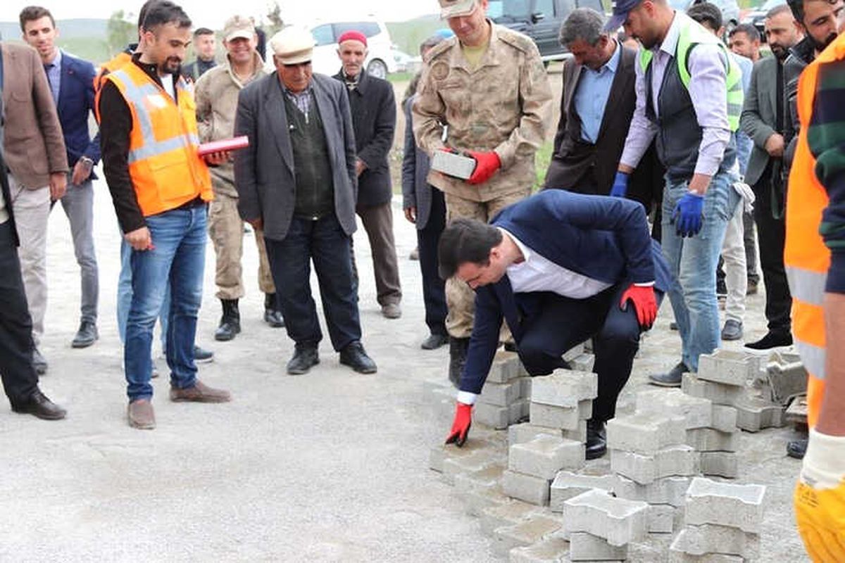 İlk Taşı Kaymakam Vardar Dizdi