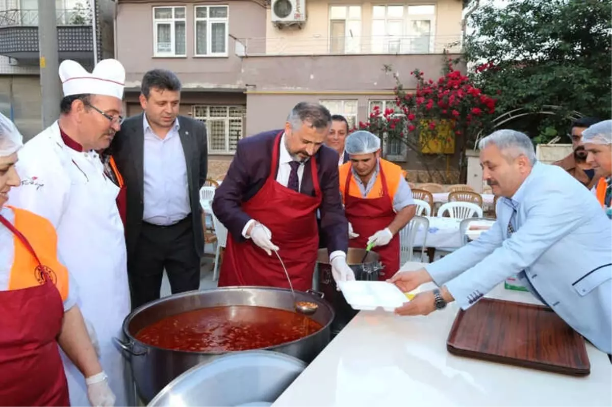 Kılıç: "5 Bin Kişiye İftar Yemeği Çıkarıyoruz"