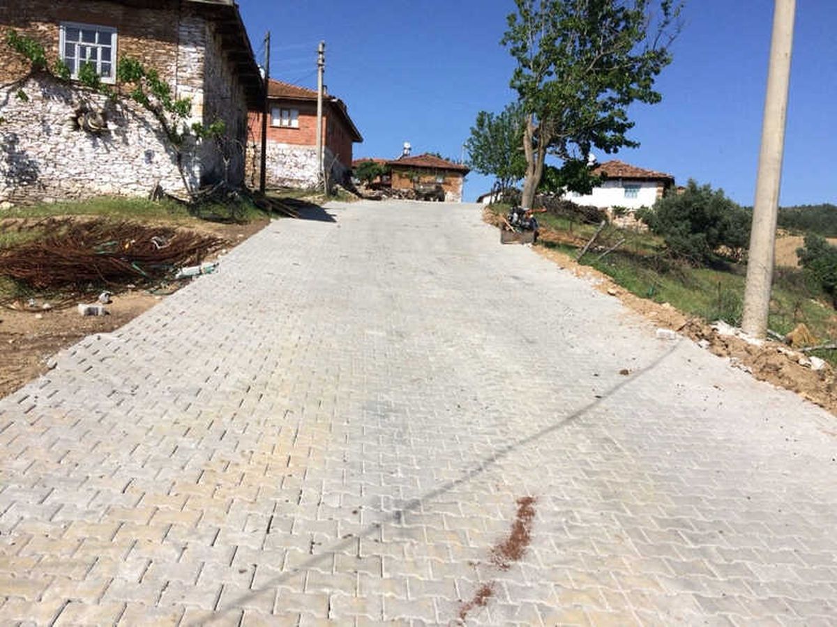 Muhtardan Büyükşehir\'e İlanlı Teşekkür