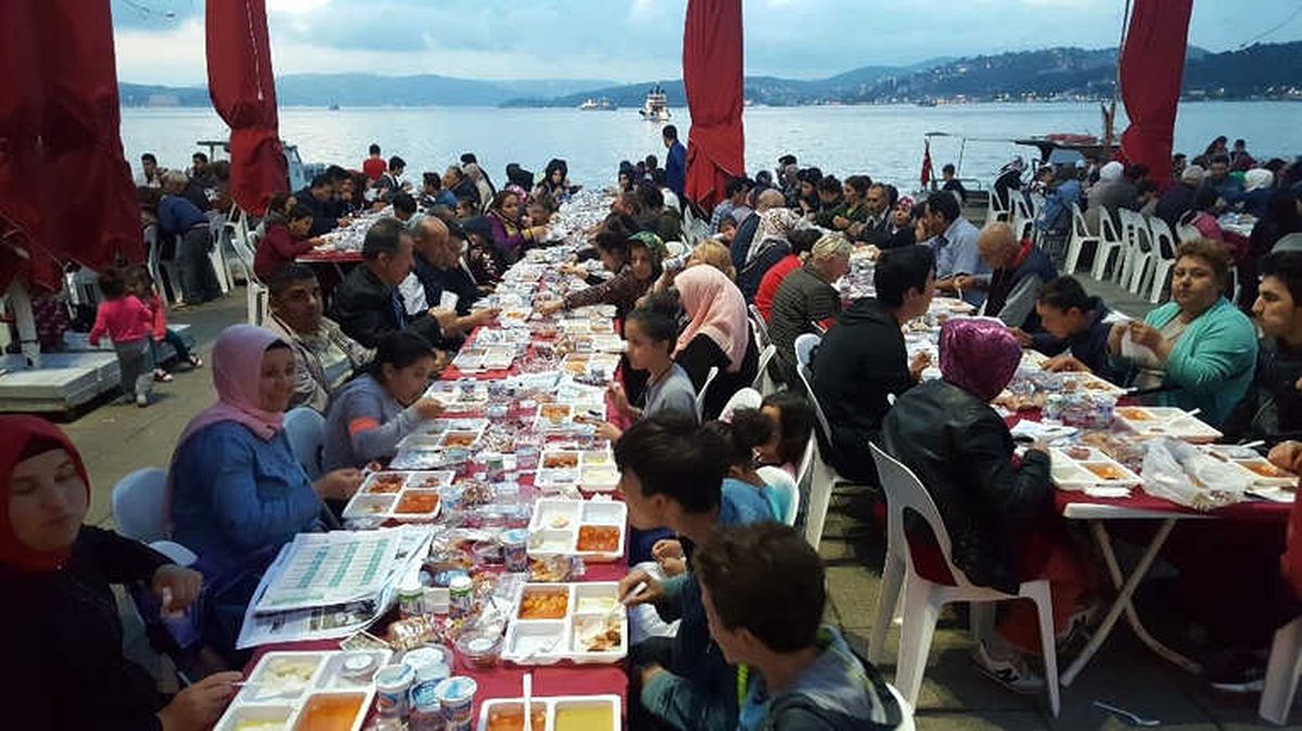 Paşabahçe Meydan\'da 5 Bin Beykozlu İftar Yaptı