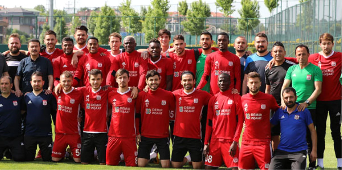 Sivasspor\'da 5 Futbolcunun Sözleşmesi Bitiyor