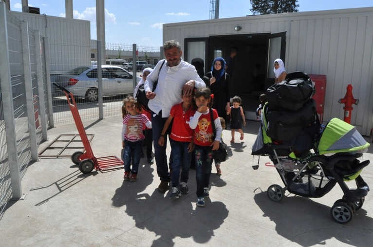 Suriyelilerin Bayram İçin Ülkelerine Dönüşleri Sürüyor