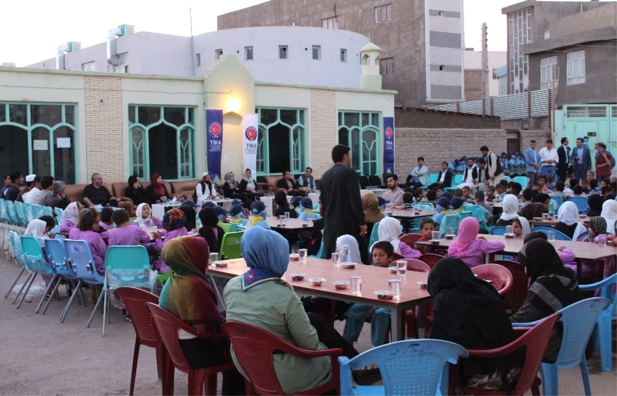 Tika Herat\'ta 250 Yetim İçin İftar Programı Düzenledi