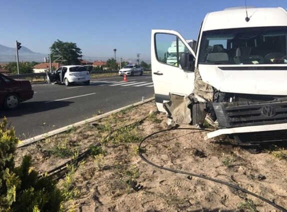 Turist Kafilesi Kaza Yaptı: 9 Yaralı