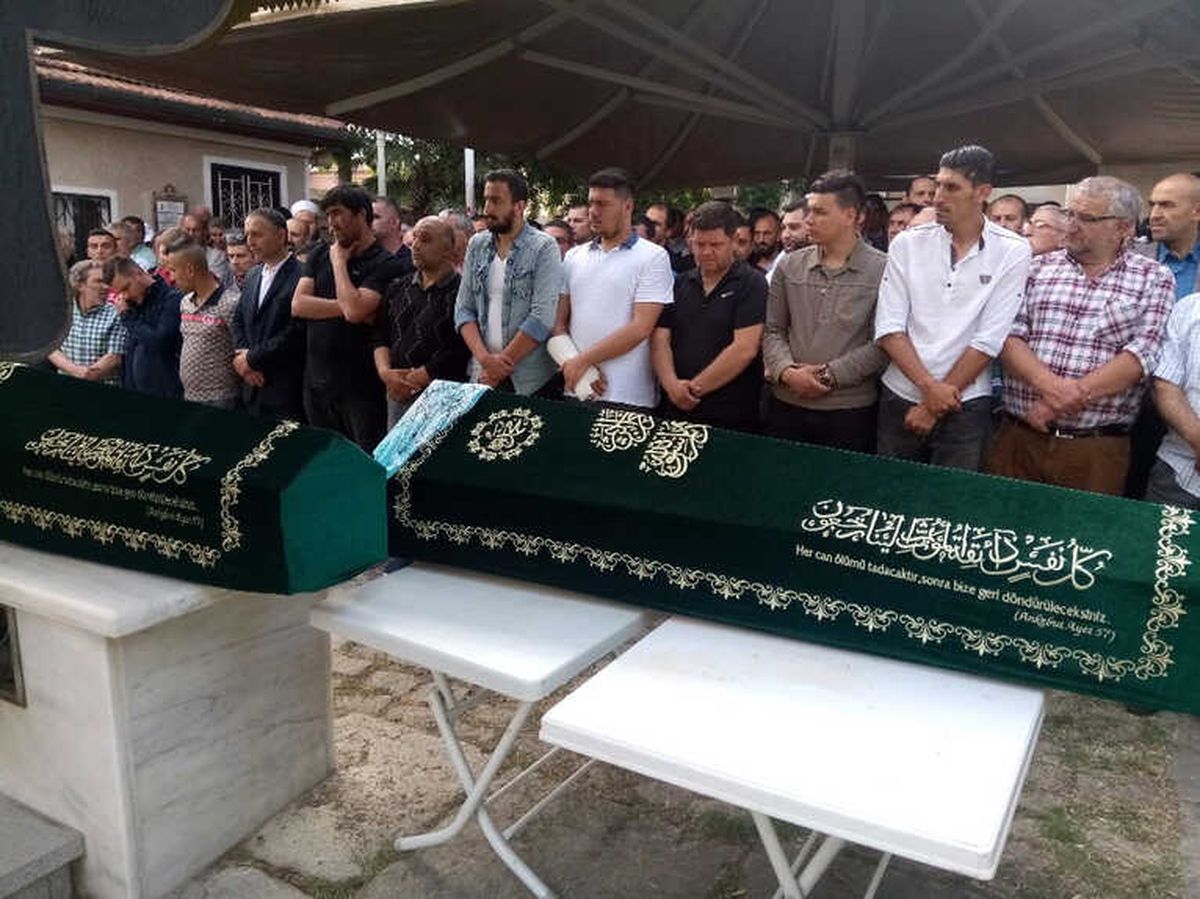 Ümraniye\'de Hastane Önünde Öldürülen Çift Son Yolculuğuna Uğurlandı