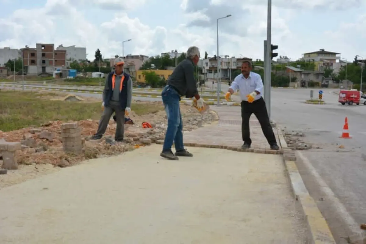 Yeni Mahallede Kaldırım Çalışması