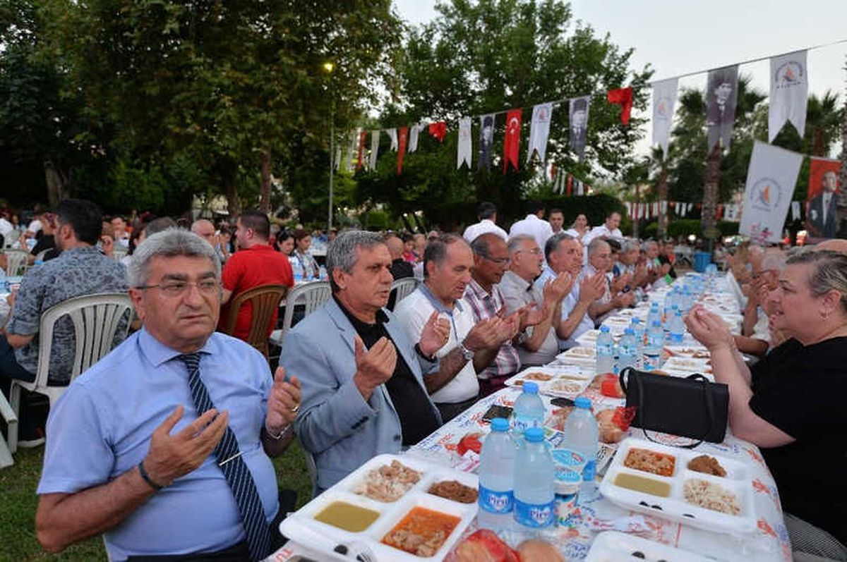5 Bin Muratpaşalı İftarda Buluştu