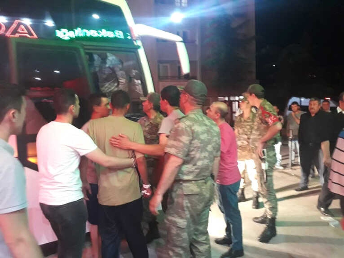 Amasya 15\'inci Piyade Tugayında 81 Asker Sinek İlacından Etkilenerek Otobüslerle Devlet Hastanesine...