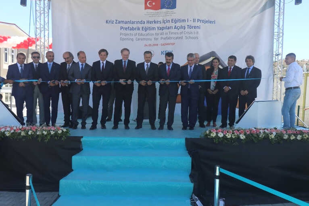 Avrupa Birliği\'nden Nizip Mülteci Kampı\'na İlkokul