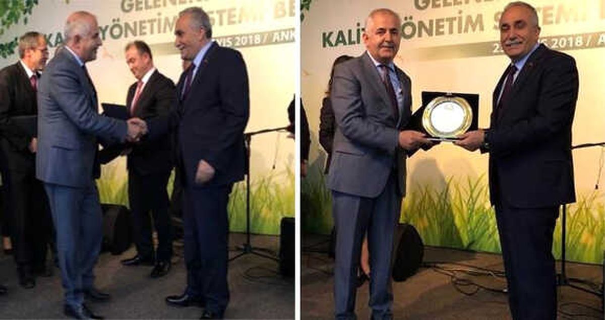 Bakan Fakıbaba\'dan Vanlı Müdüre Teşekkür Plaketi