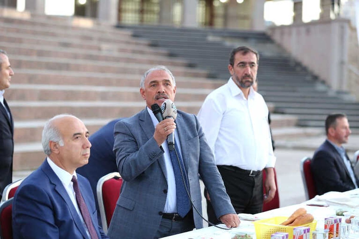 Başkan Özkan İftarda Üniversite Öğrencileri ile Bir Araya Geldi