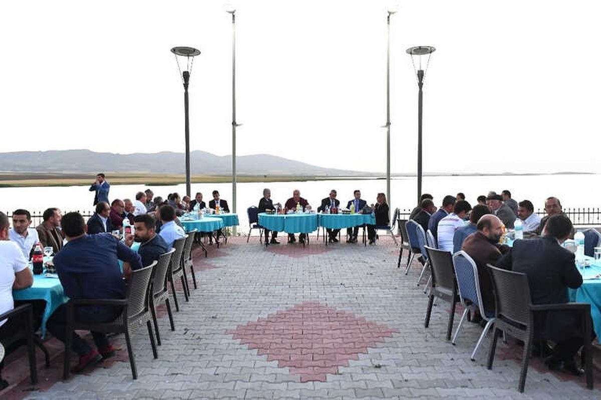 Başkan Tuna Evren\'de Vatandaşlarla Birlikte Orucunu Açtı