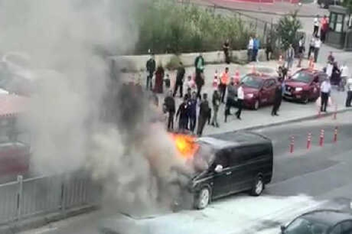 Beylikdüzü\'nde Araç Yangını
