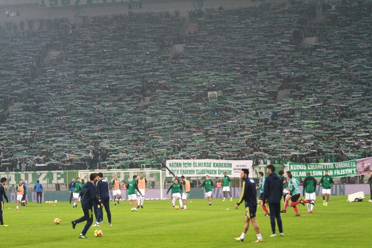 Bursaspor\'un Kale Arkası Tribünündeki Koltuklar Kaldırılıyor