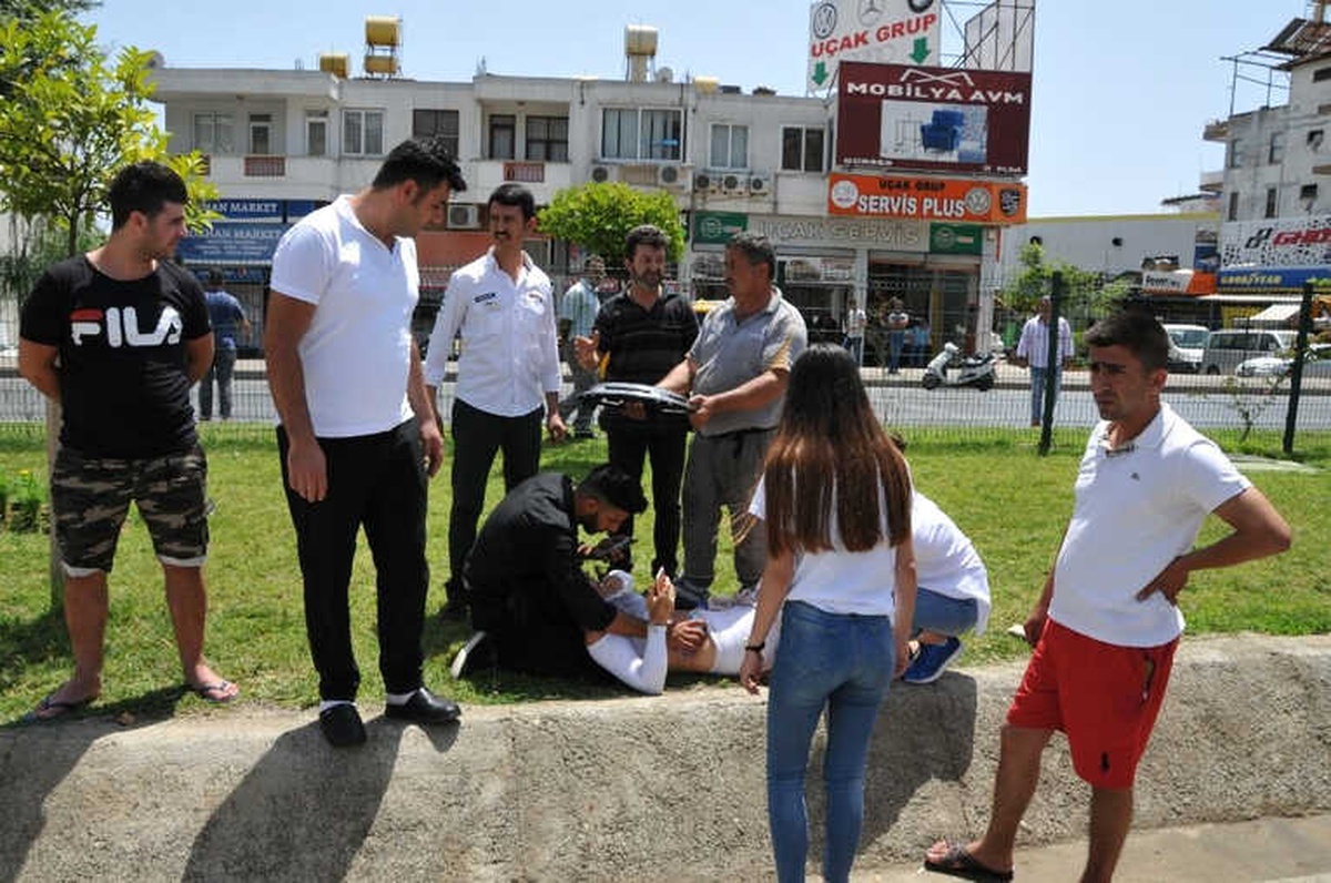 Danimarkalı Kız Motosiklet Kazasında Yaralandı
