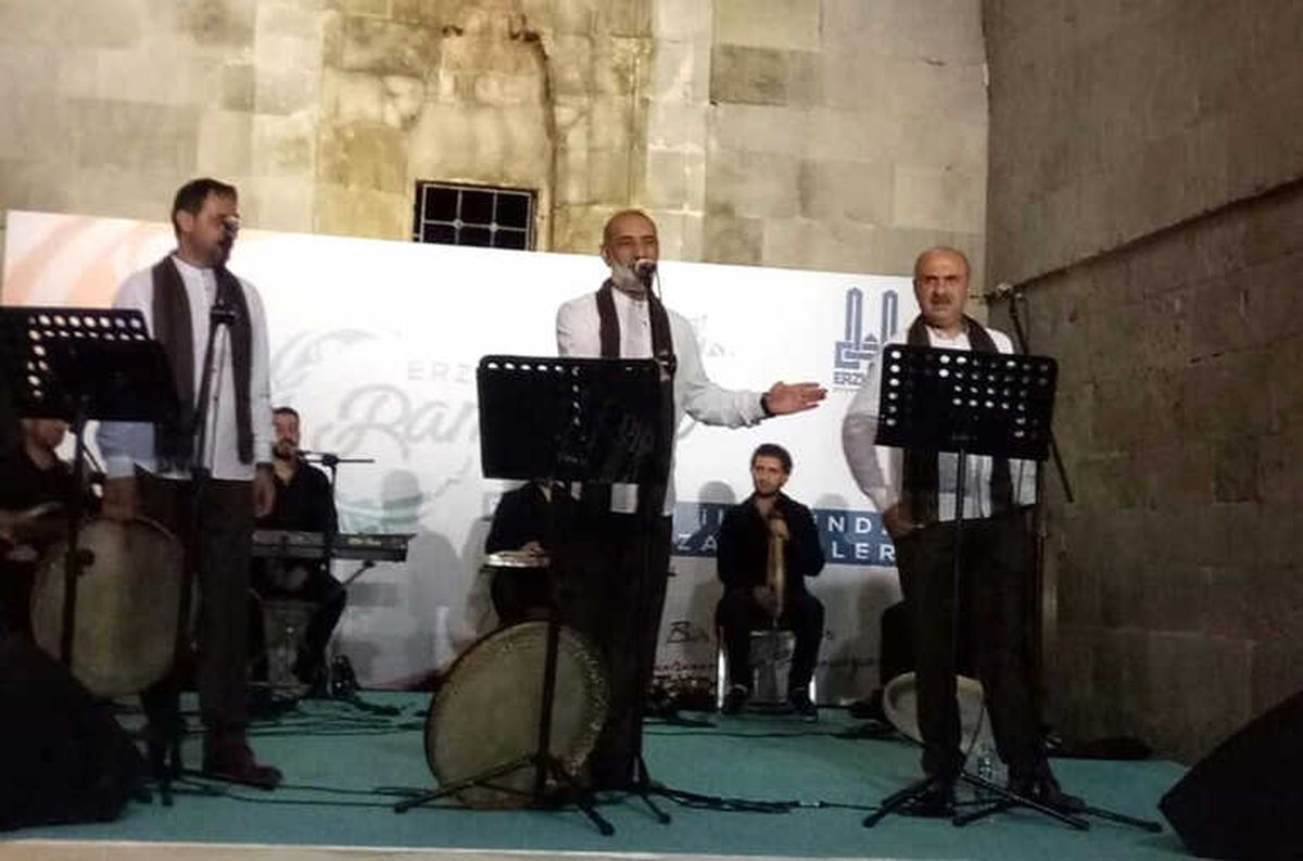 Grup Tillo Seslendirdiği İlahilerle Erzurumlulara Manevi Feyzi Yüksek Bir Gece Yaşattı