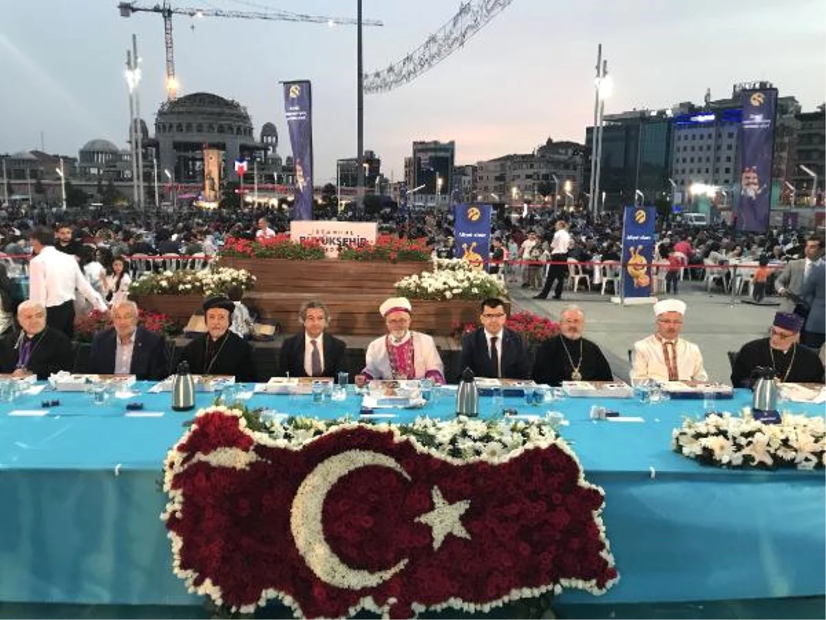 Hoşgörü Dini İslamın İftar Sofrası Beyoğlu\'nda Kuruldu