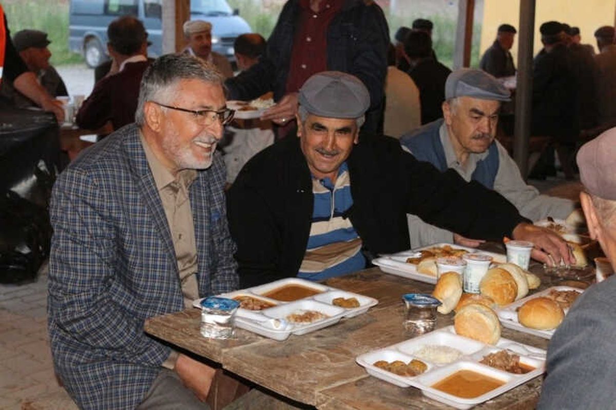 İnönü Belediyesi Erenköy\'de İftar Sofrası Kurdu
