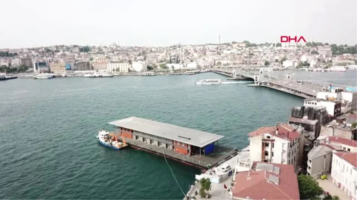 İstanbul Yeni Karaköy İskelesinin Gündüz Çekilen Havadan Görüntüleri