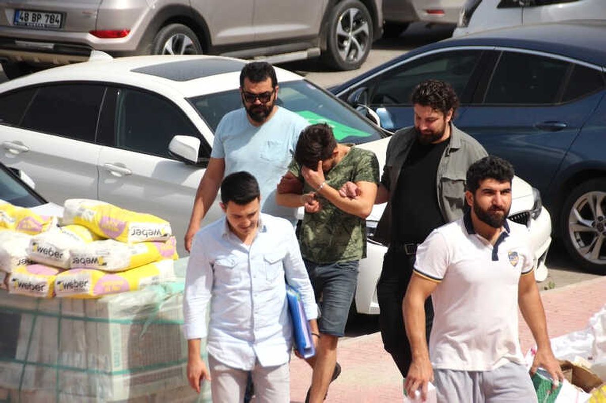 İzmir\'den Getirdiği Uyuşturucuyu Bodrum\'da Satıyordu