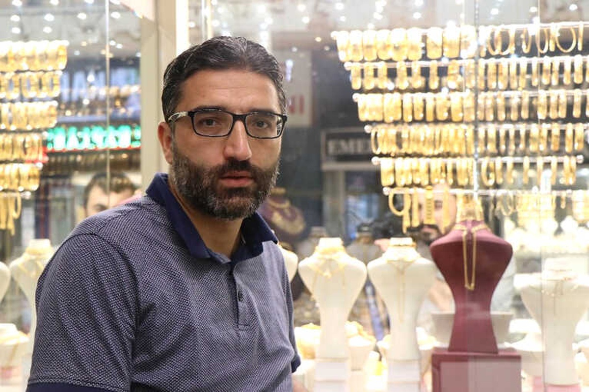 Kazancılar Çarşısı\'nda Çeyrek Altın 320 TL\'yi Buldu