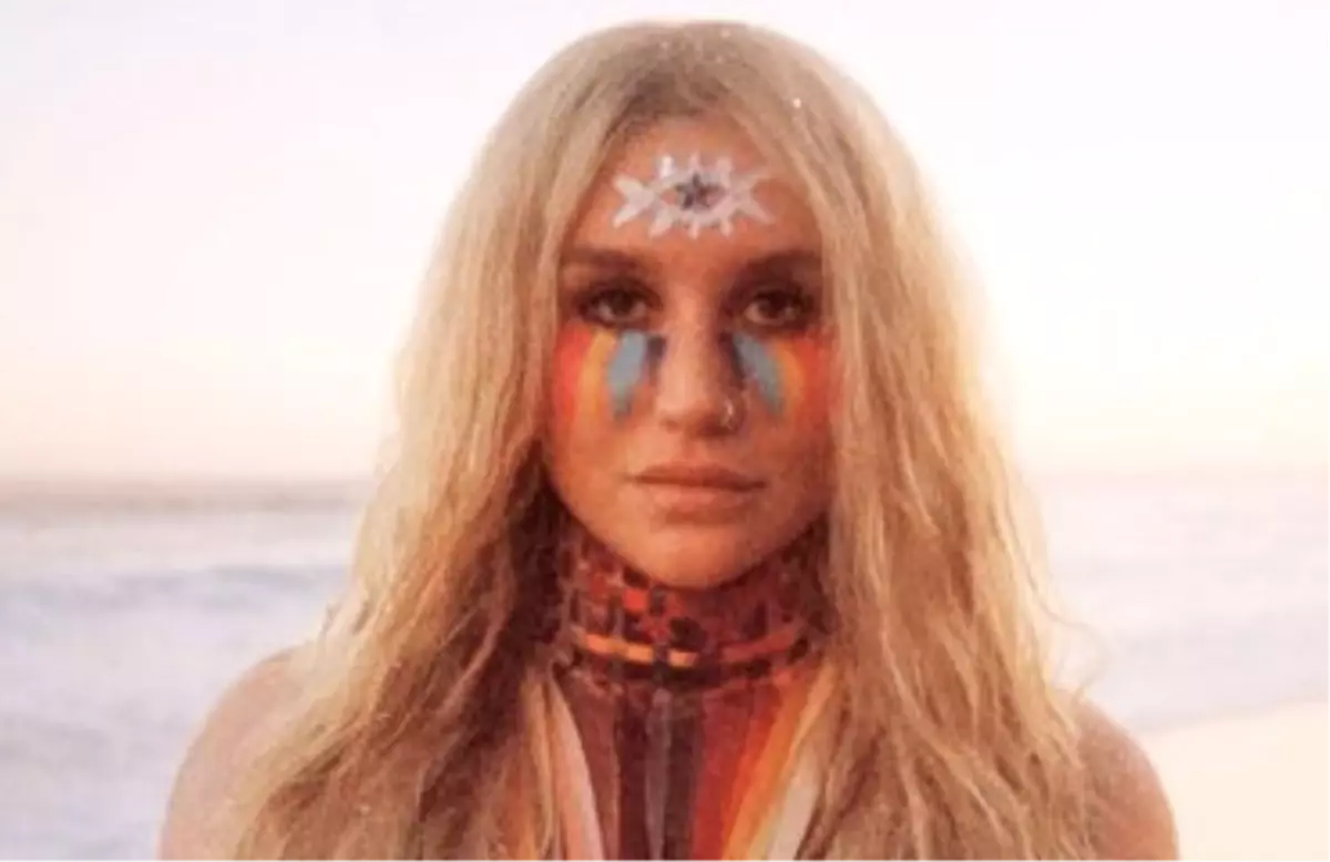 Kesha Taciz Şokunu Geride Bıraktı