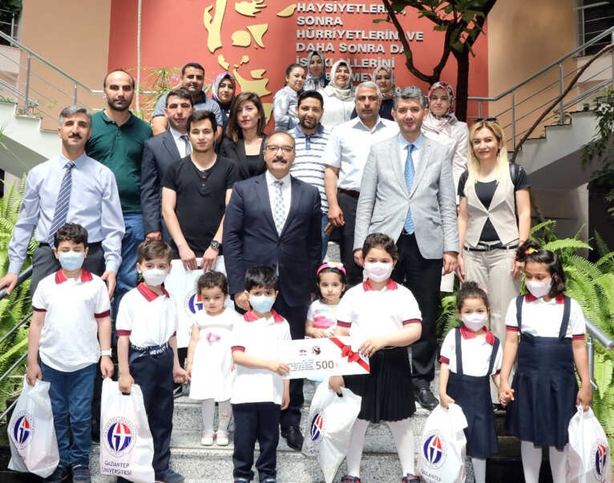 Lösemi Tedavisi Gören Çocuklar Sahne Yarışmasında Ödül Aldı
