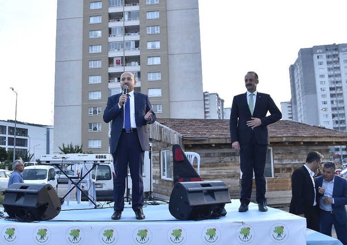 Mamaklılar Adaylarla İftar Açtı