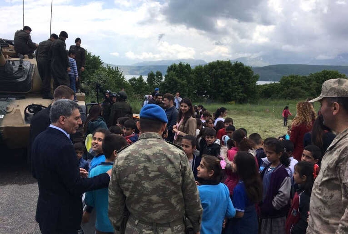Minik Öğrencilerden Mehmetçiğe Ziyaret