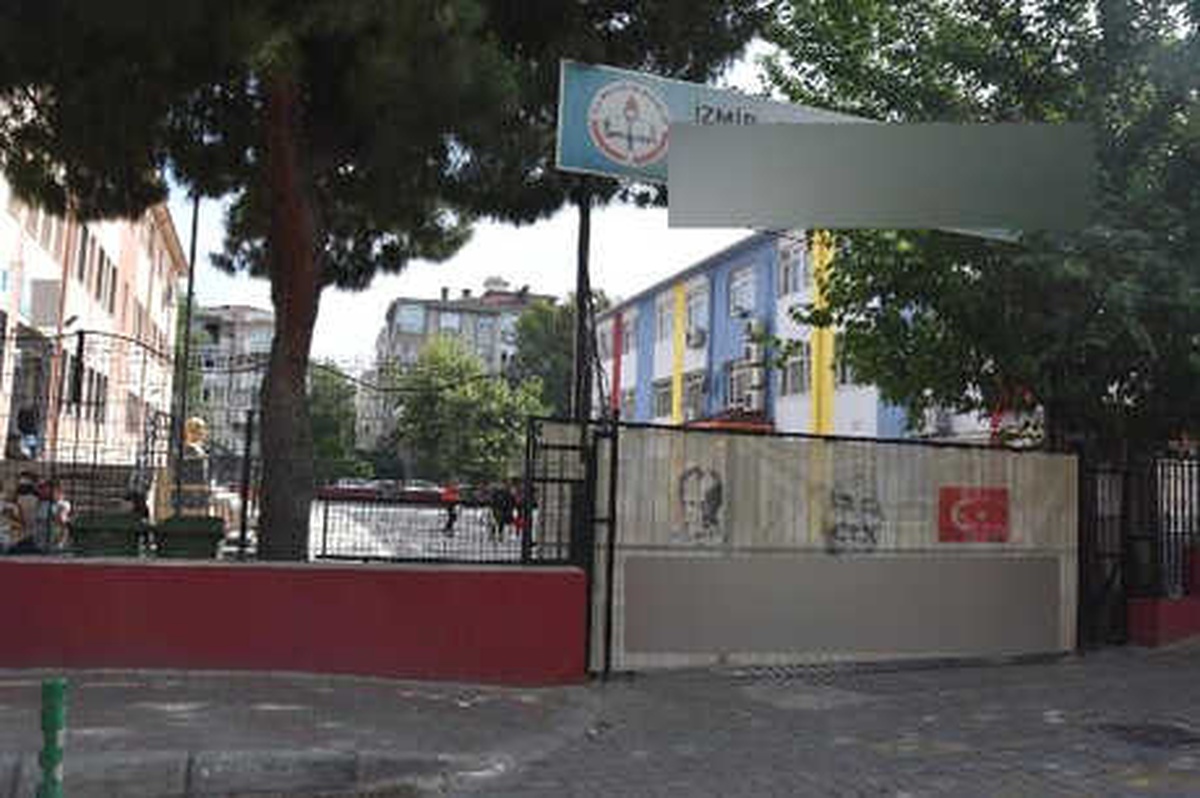 Öğretmen Anne, Çocuğunu Şikayet Eden Öğrencileri Darp Etti