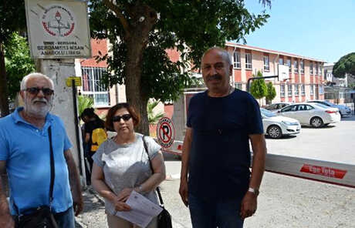 Okul Bahçesinin Otopark Olarak Kullanılmaması İstendi