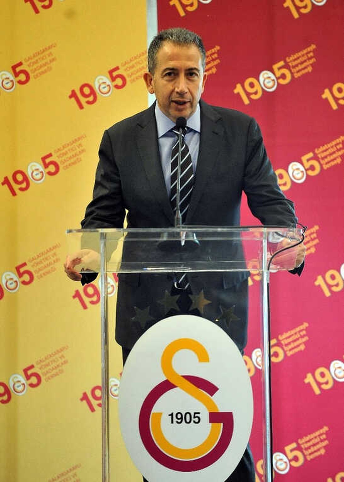 Metin Öztürk: "Aslolan Galatasaray\'dır, Gönlümüz Sarı Listeden Yana"