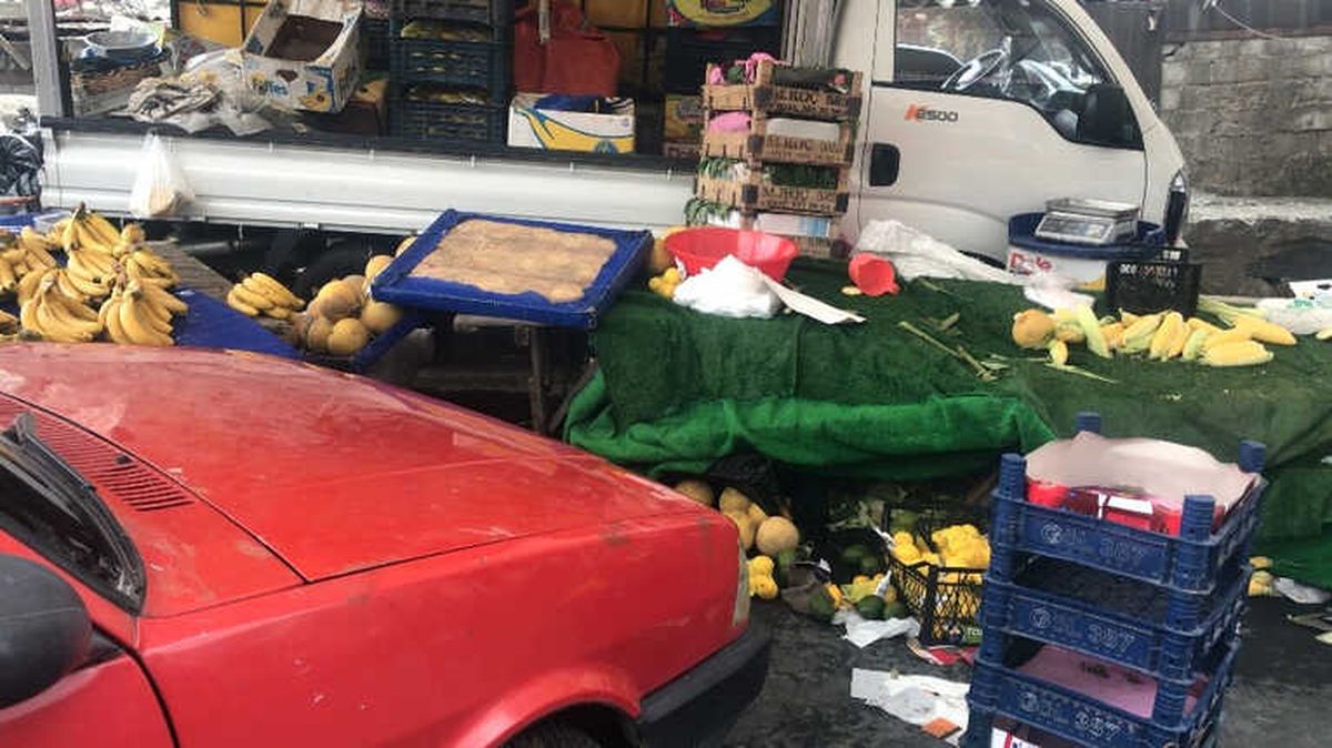 Şişli\'de Otomobil Pazara Daldı: 2 Yaralı