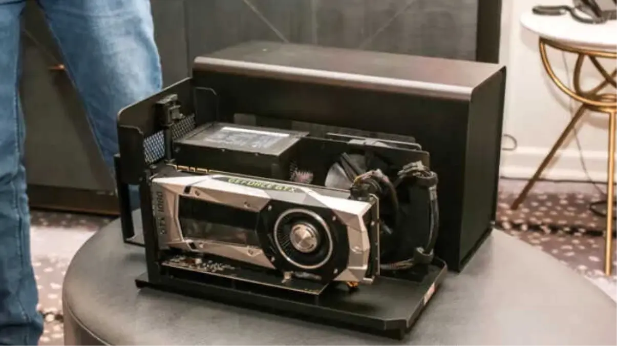 Razer Ucuz Yollu External Gpu Duyurdu, Core X Özellikleri?