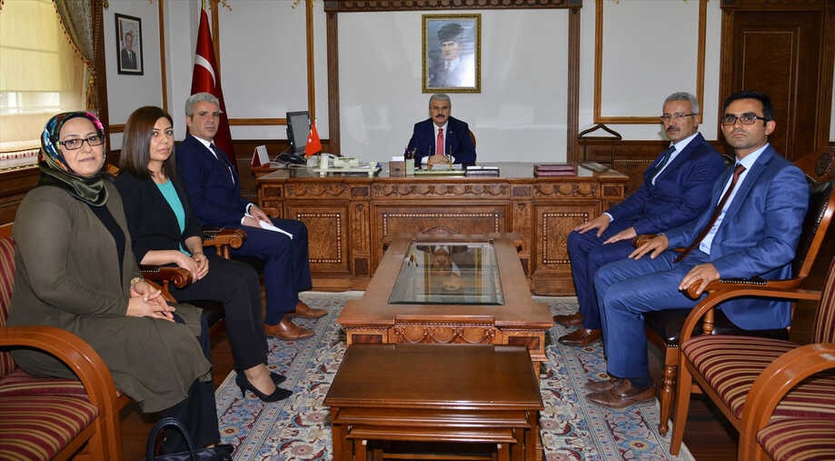 Şehit Ailelerinden Vali Akın\'a Ziyaret