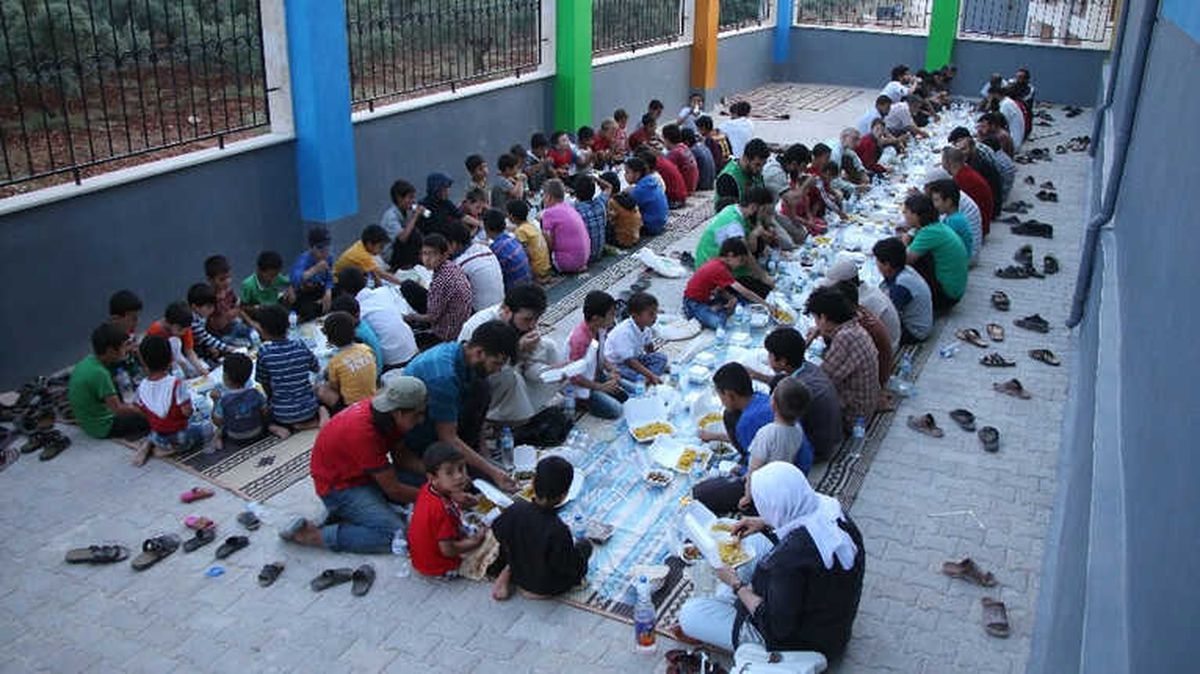 Suriyeli Yetimler İftar Sofrasında Buluştu