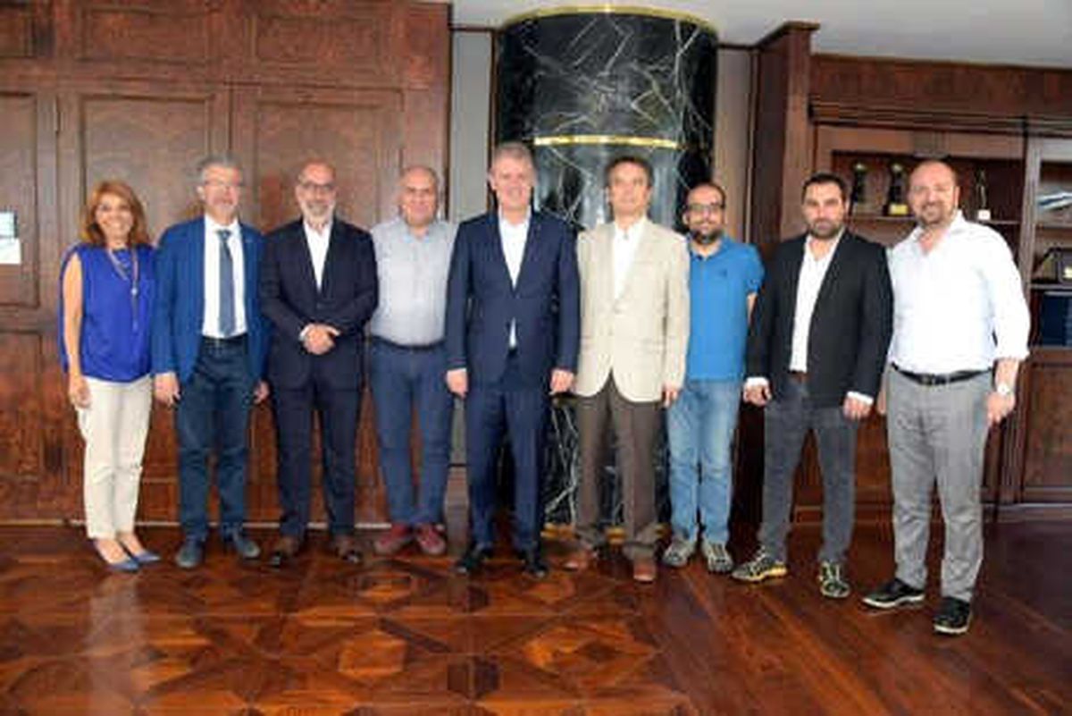Tsyd İzmir Şubesi\'nden Özgener\'e Ziyaret