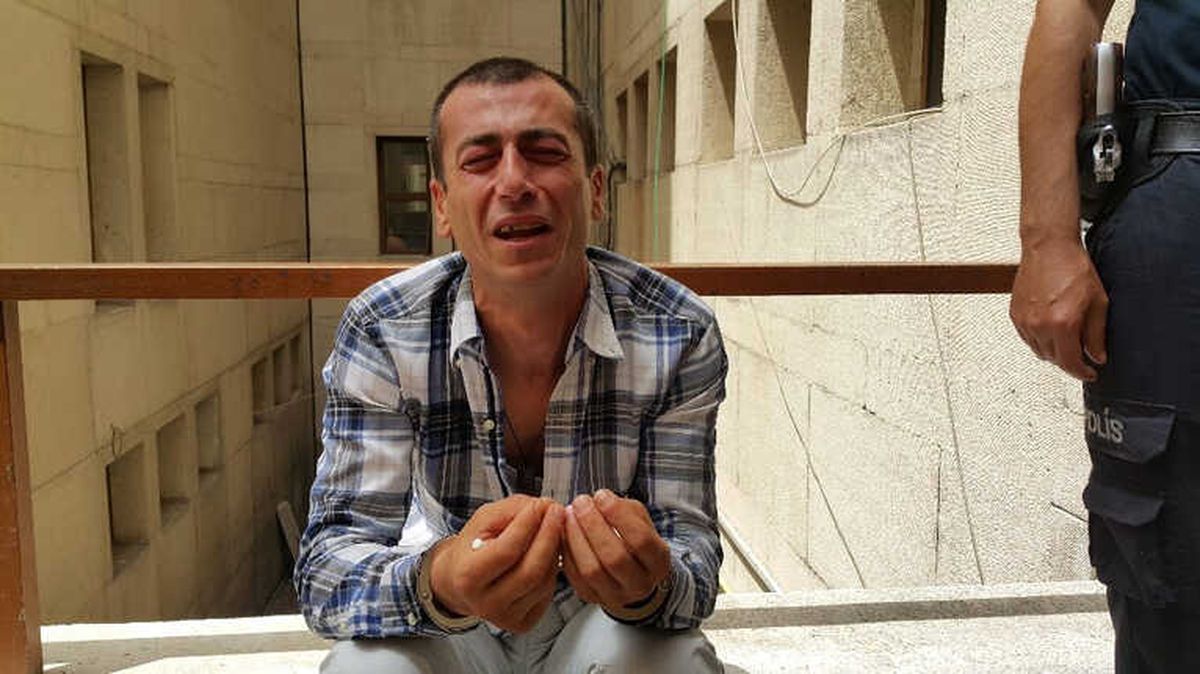 Uyuşturucudan 16 Yıl Hapis Aldı, Adliye Kapısında Gözyaşlarına Boğuldu