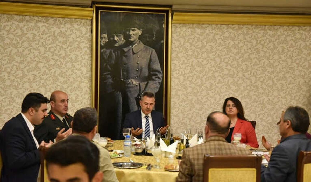 Vali Elban Şehit Aileleri ve Gazilerle İftar Yaptı