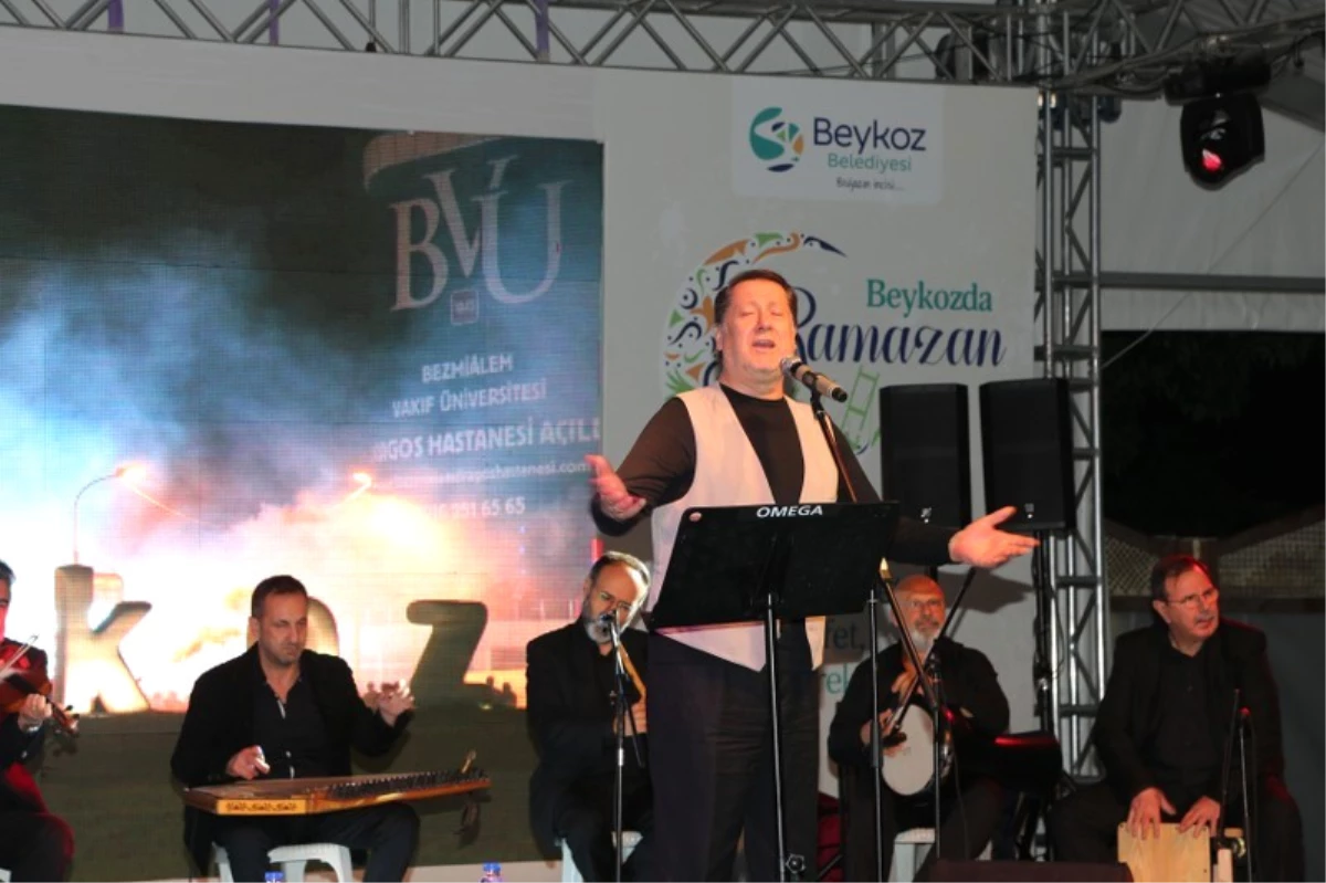 Ahmet Özhan\'dan Musiki Ziyafeti