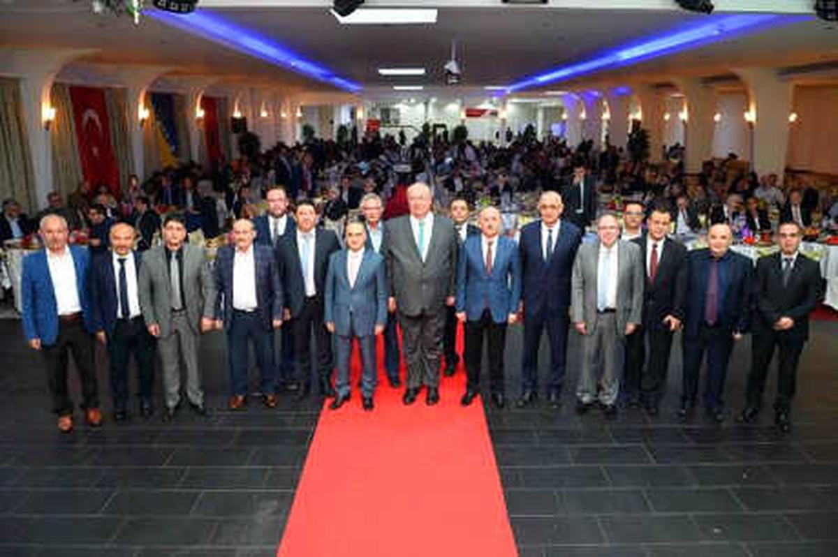 Almanya\'daki Gönül Sofrasından Dünyaya Barış Mesajı Verdiler
