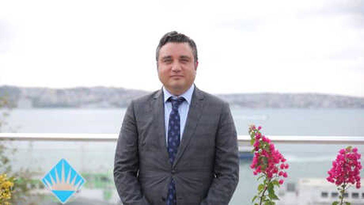 Doç. Dr. Alptekin: Sırt Ağrısının Nedeni Skolyoz Olabilir