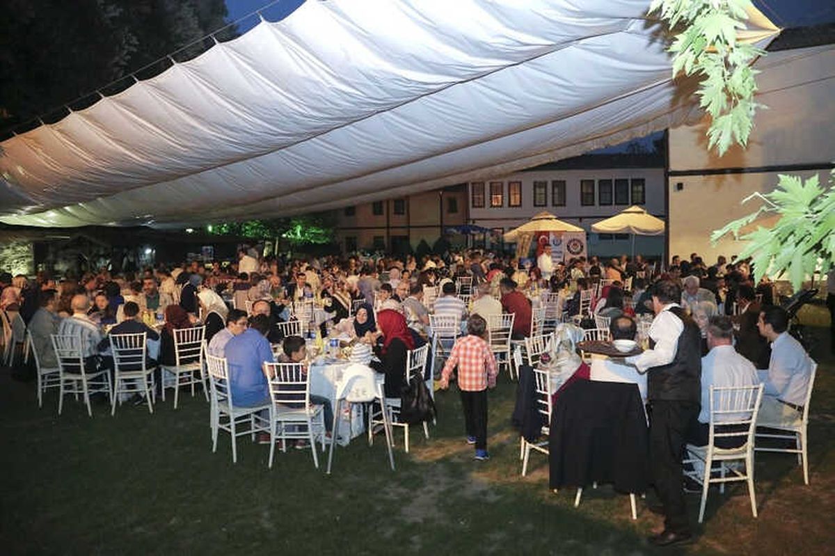 Eğitim Bir-Sen Bursa 1\'nolu Şubesi İftarda Buluştu