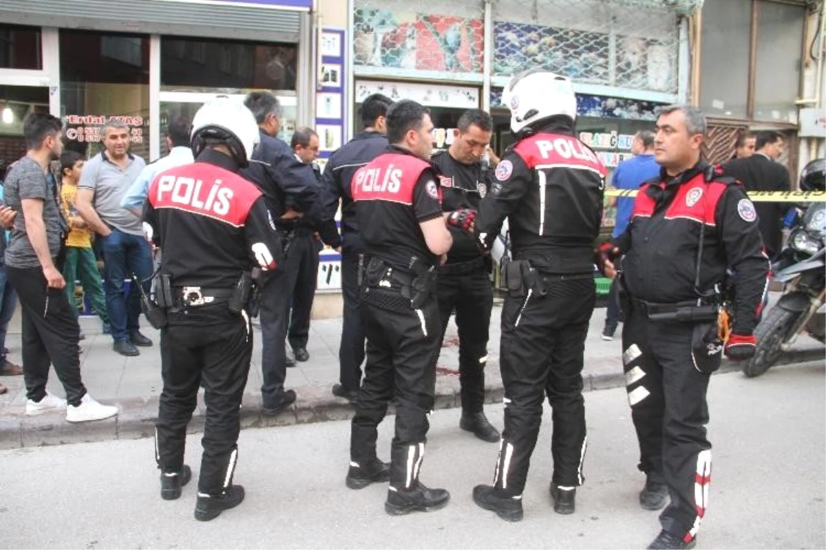 Elazığ\'da 3 Kişiyi Yaralayan 2 Şüpheli Tutuklandı