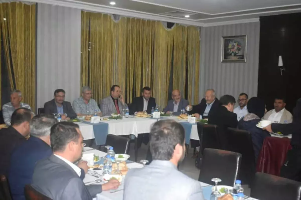 Emet AK Parti\'de Birlik Mesajı