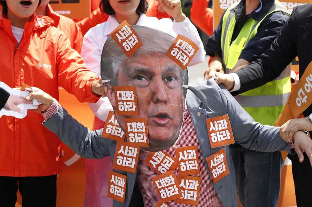 Güney Koreliler Trump\'ın Kararını Protesto Etti