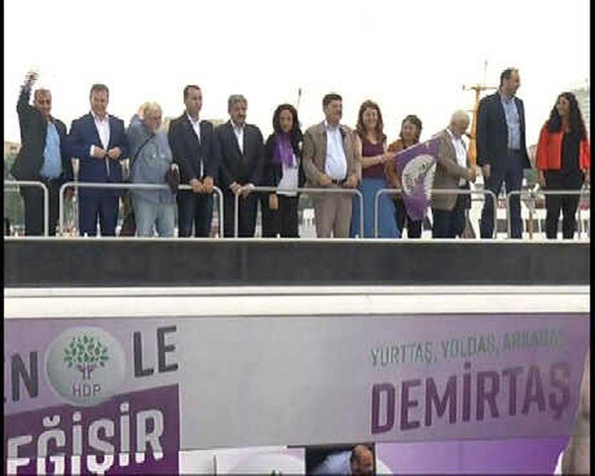 Hdp Kadıköy\'de Adaylarını Tanıttı