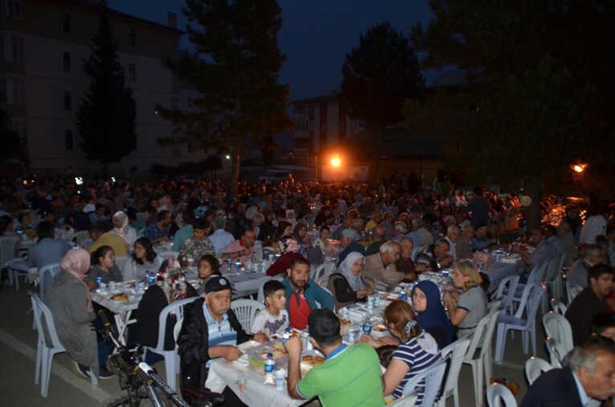 İftar Programları Aralıksız Devam Ediyor