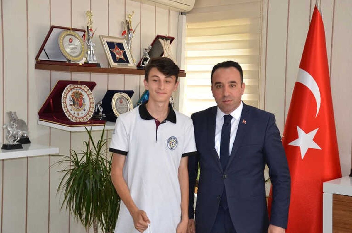 İl Müdürü Yıldız Başarılı Sporcuları Ödüllendirdi