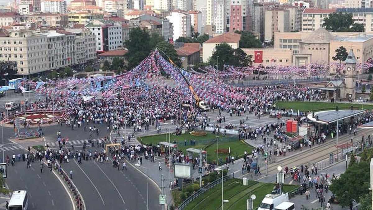 İyi Parti Genel Başkanı Meral Akşener Kayseri\'de Ekonomi Politikalarını Eleştirdi.